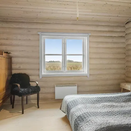 3 Bedroom Awesome In Semesterbostad