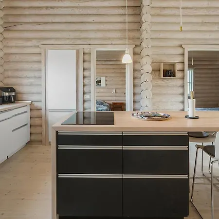 3 Bedroom Awesome In Semesterbostad *