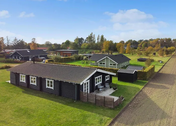 3 Bedroom Awesome In *