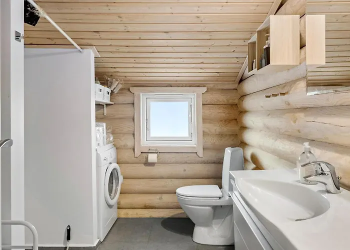 3 Bedroom Awesome In * Dannemare